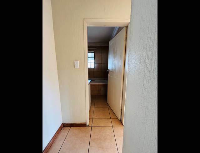 2 BEDROOM APARTMENT TO LET IN OLYMPUS AH